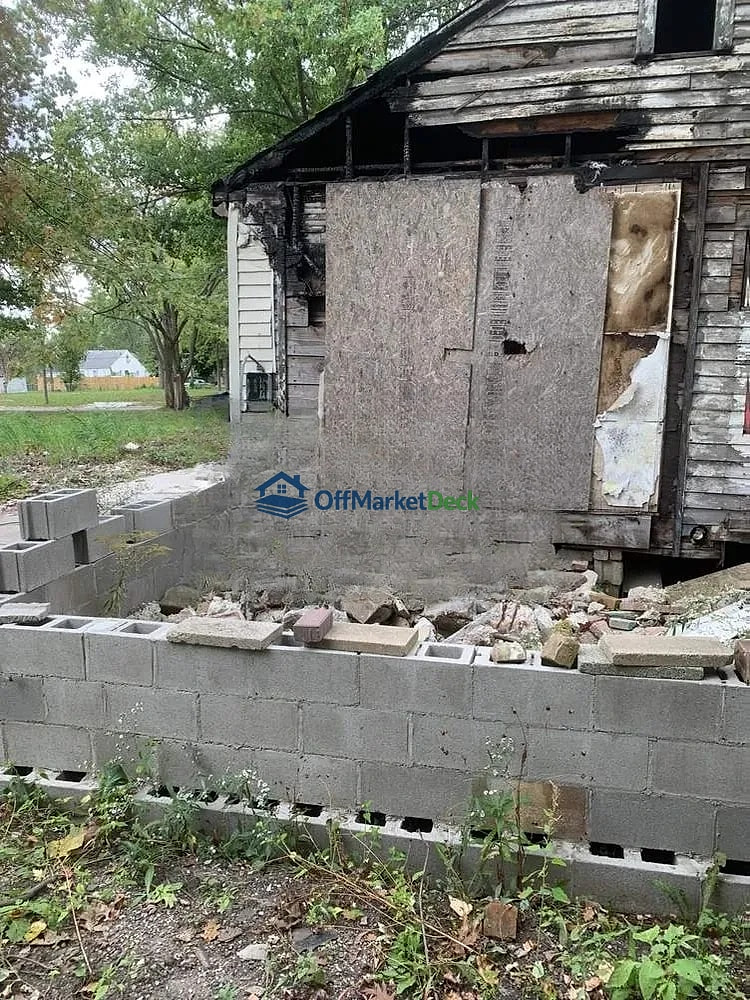 Off-market house in Detroit, Michigan — 1 bed, 1 bath, $11,000 — photo 4 of 8
