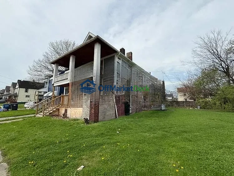Off-market house in Cleveland, Ohio — 4 beds, 2 baths, $75,000 — photo 2 of 8