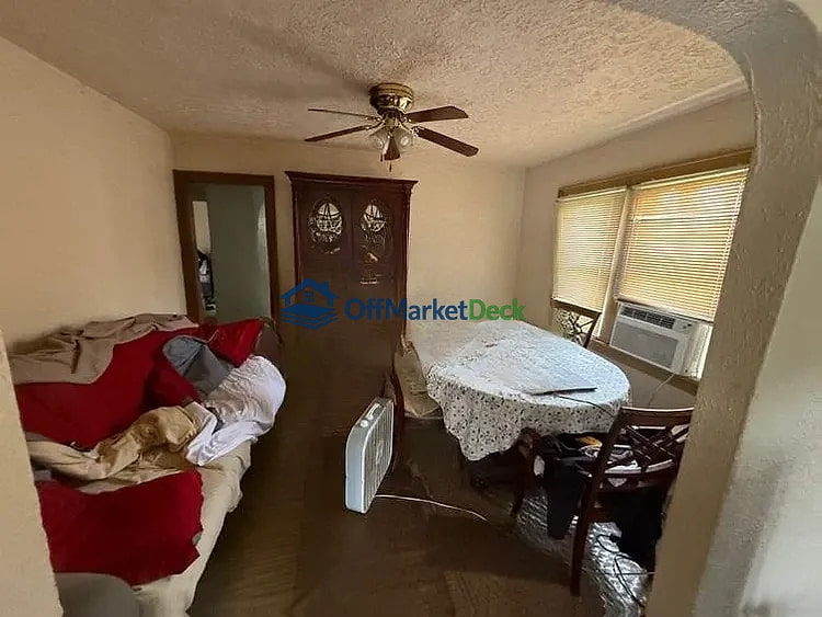 Off-market house in Cleveland, Ohio — 4 beds, 2 baths, $75,000 — photo 8 of 8