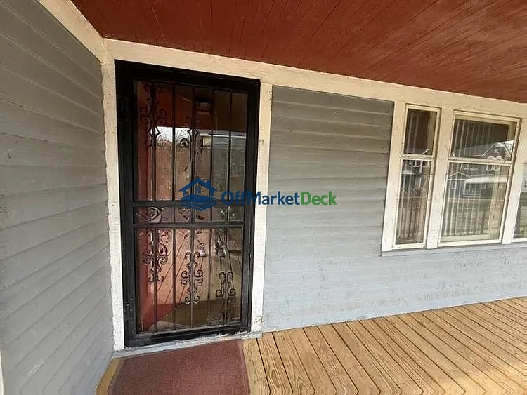 Off-market house in Cleveland, Ohio — 4 beds, 2 baths, $75,000 — photo 5 of 8