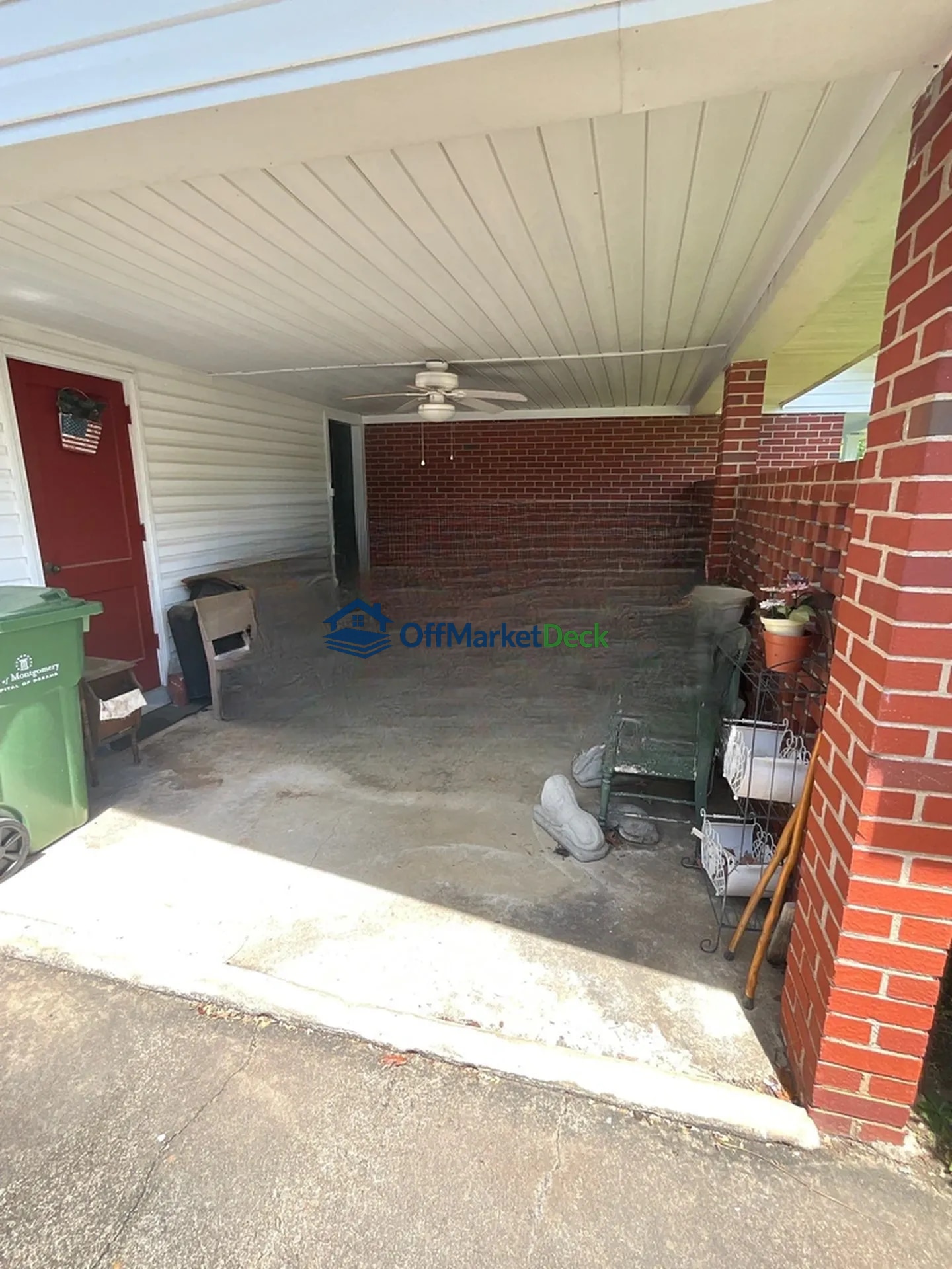 Off-market house in Montgomery, Alabama — 3 beds, 2 baths, $171,800 - Blurred background Image