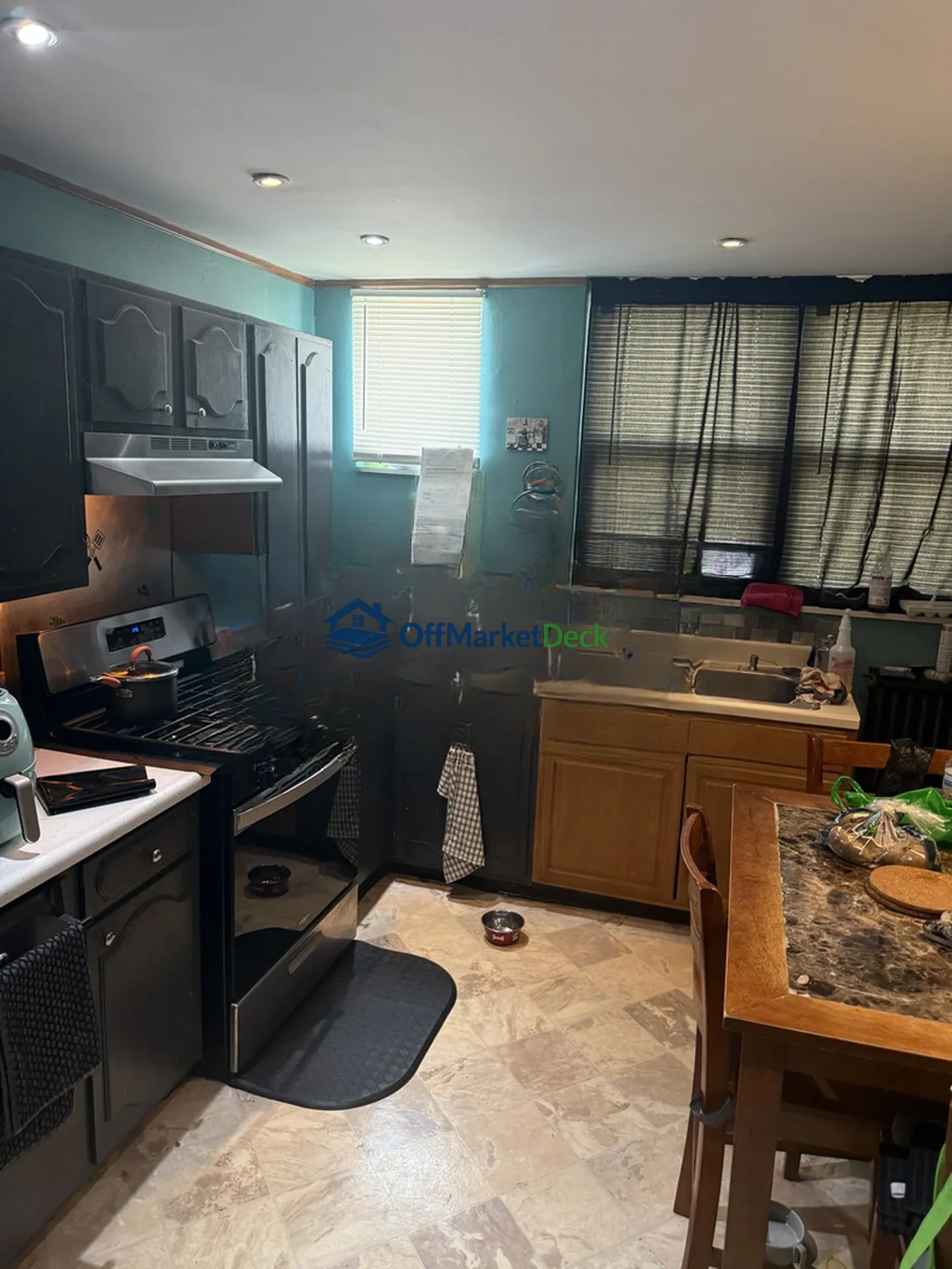 Off-market house in Philadelphia, Pennsylvania — 3 beds, 1.5 baths, $170,000 — photo 3 of 8