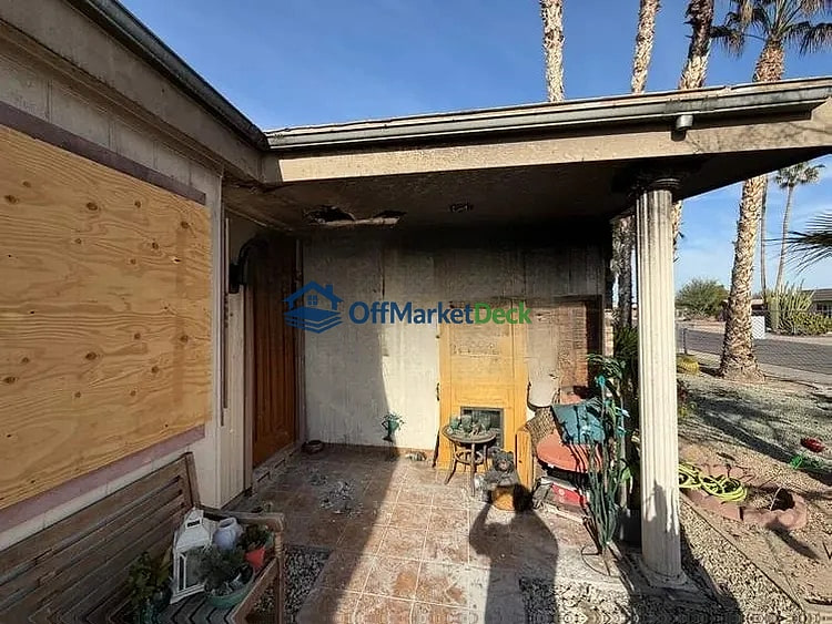 Off-market house in Sun City, Arizona — 2 beds, 2 baths, $95,000 — photo 3 of 8