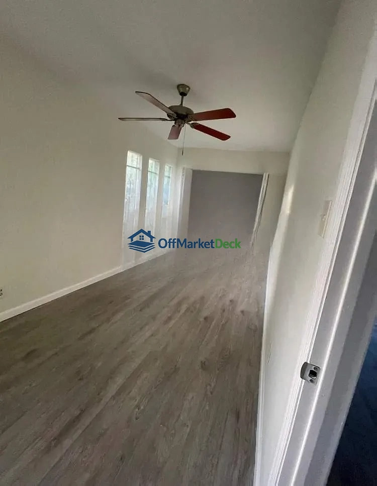 Off-market house in Dallas, Texas — 3 beds, 2 baths, $265,000 — photo 8 of 8