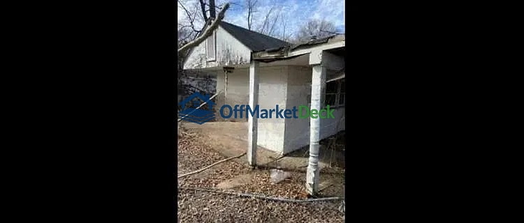 Off-market house in St. Louis, Missouri — 3 beds, 1 bath, $16,500 — photo 6 of 8