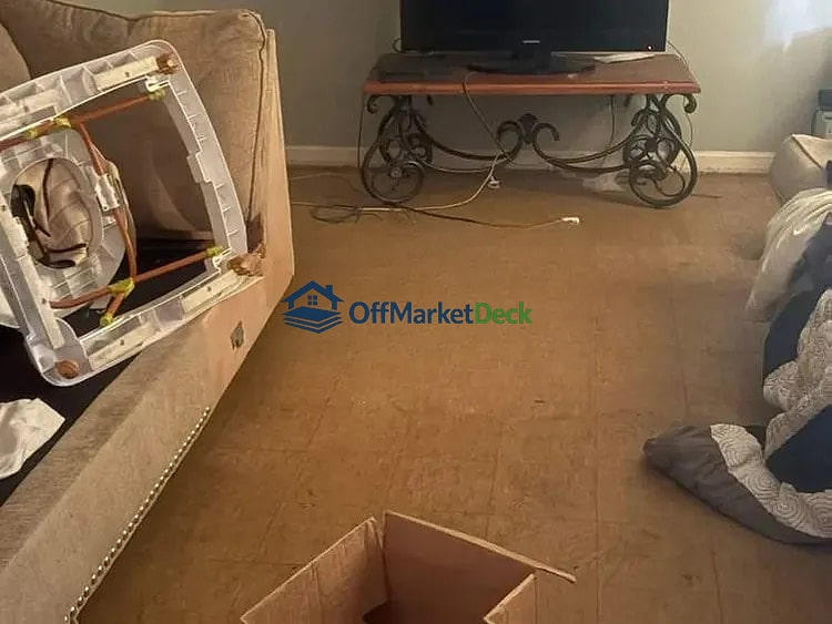 Off-market house in Mount Olive, North Carolina — 3 beds, 1 bath, $99,000 — photo 3 of 8