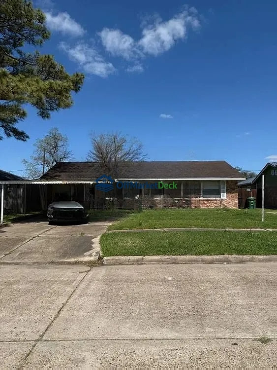 Off-market house in Houston, Texas — 3 beds, 1.5 baths, $130,000 — photo 4 of 8