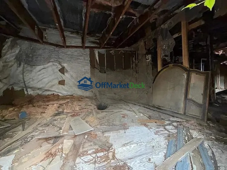 Off-market house in Locust Grove, Georgia — 3 beds, 2 baths, $59,500 — photo 4 of 8