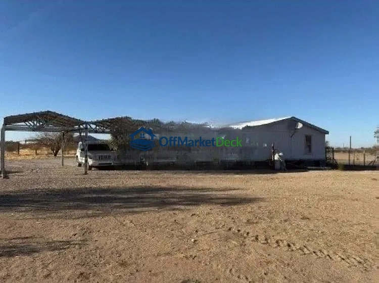 Off-market house in Maricopa, Arizona — 3 beds, 2 baths, $249,000 — photo 2 of 8