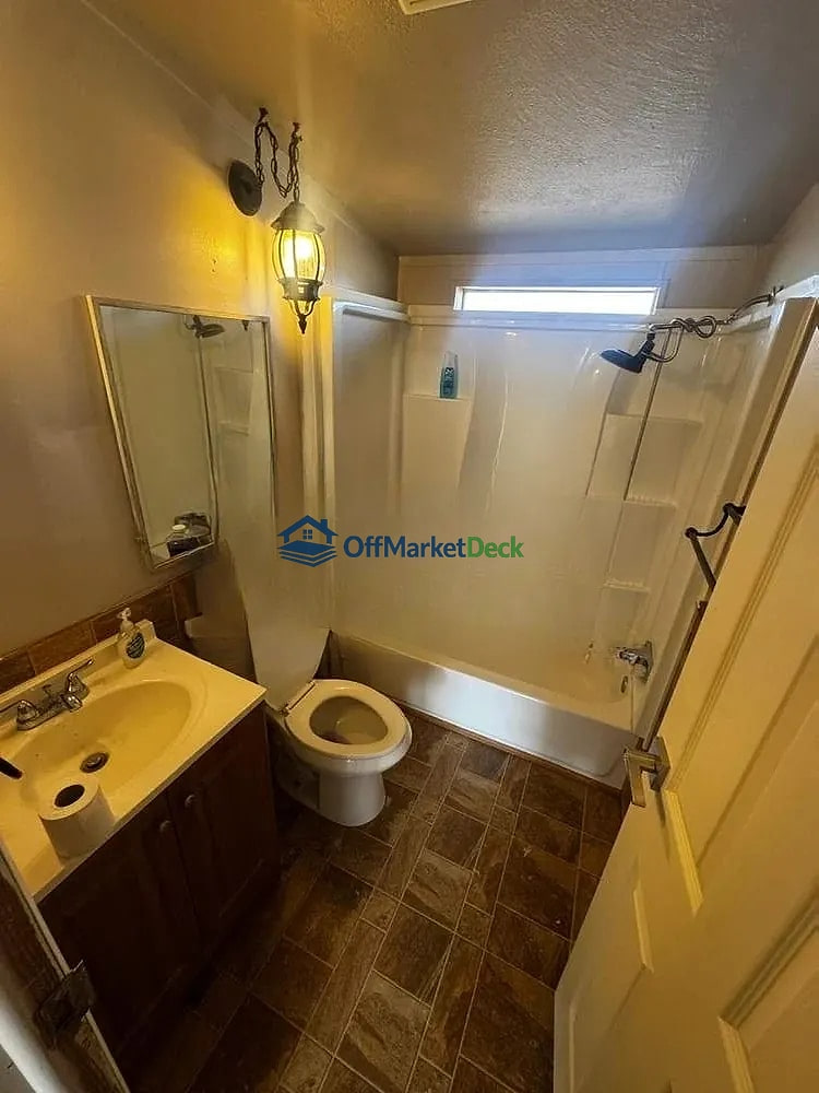 Off-market house in Maricopa, Arizona — 3 beds, 2 baths, $249,000 — photo 8 of 8