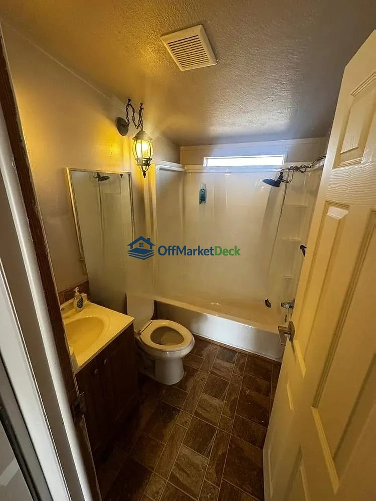 Off-market house in Maricopa, Arizona — 3 beds, 2 baths, $249,000 — photo 4 of 8