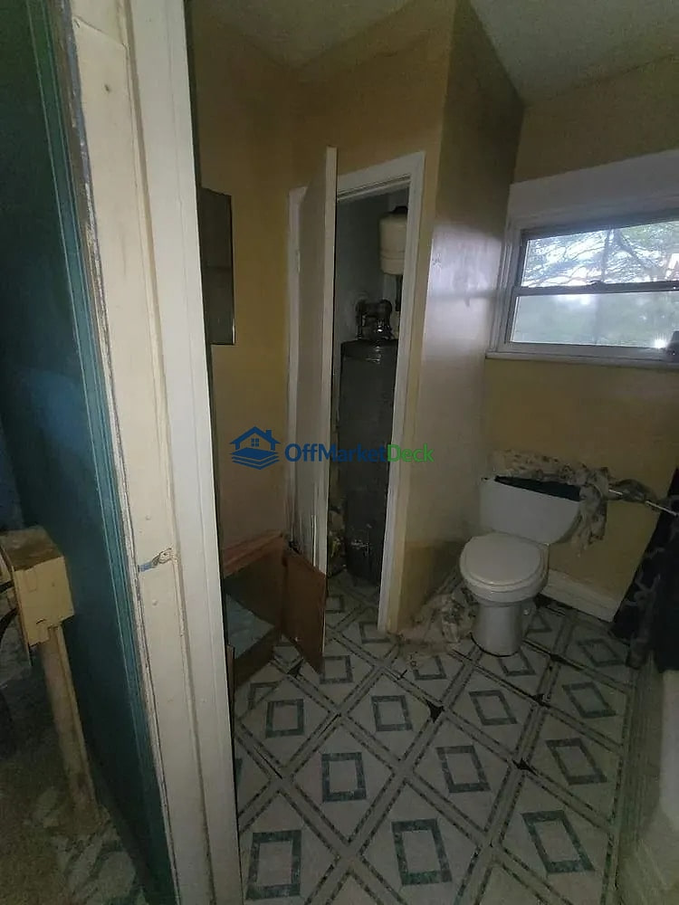 Off-market house in Atlanta, Georgia — 3 beds, 1 bath, $165,000 — photo 5 of 8