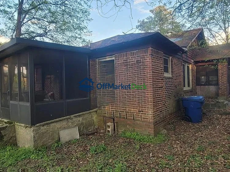 Off-market house in Atlanta, Georgia — 3 beds, 1 bath, $165,000 — photo 6 of 8