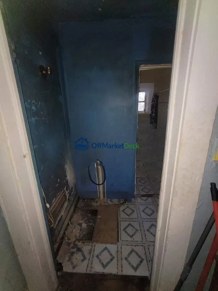 Off-market house in Atlanta, Georgia — 3 beds, 1 bath, $165,000 — photo 3 of 8