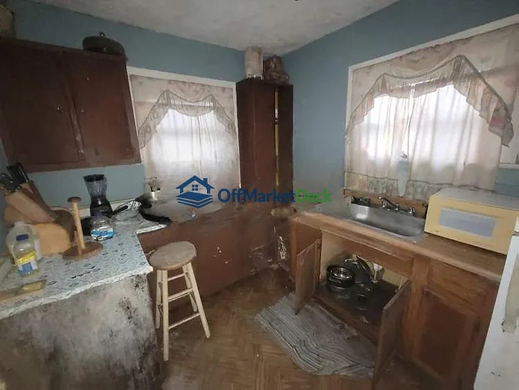 Off-market house in Atlanta, Georgia — 3 beds, 1 bath, $165,000 — photo 7 of 8