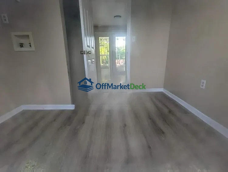 Off-market house in Morristown, Tennessee — 3 beds, 2 baths, $200,000 — photo 6 of 8