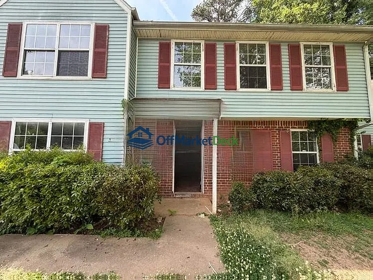 Off-market house in Atlanta, Georgia — 4 beds, 3 baths, $205,000 — photo 6 of 8
