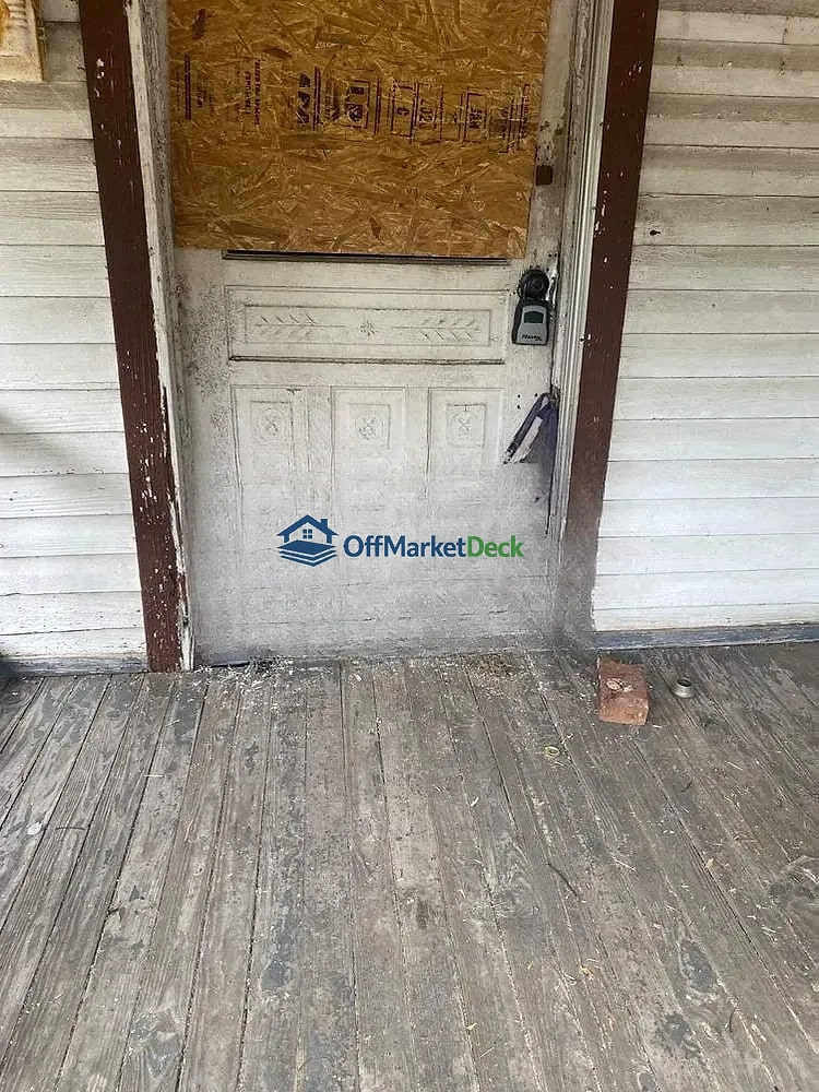 Off-market house in Montgomery, Alabama — 2 beds, 1 bath, $10,000 — photo 7 of 8