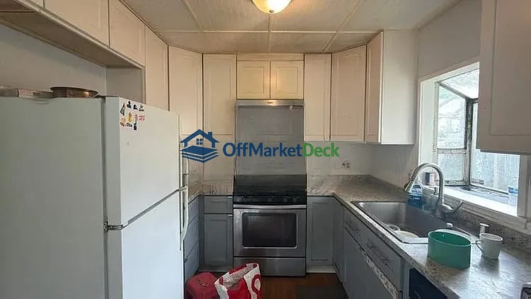 Off-market house in Sacramento, California — 3 beds, 2 baths, $349,000 — photo 8 of 8