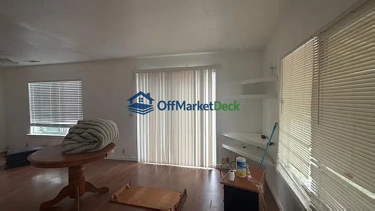 Off-market house in Sacramento, California — 3 beds, 2 baths, $349,000 — photo 2 of 8