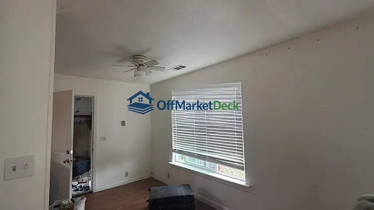 Off-market house in Sacramento, California — 3 beds, 2 baths, $349,000 — photo 4 of 8