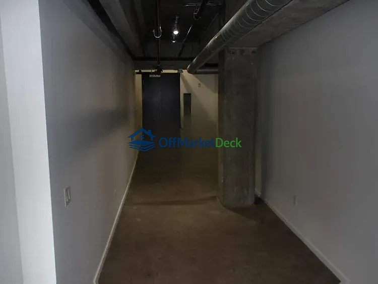 Off-market house in Los Angeles, California — 1 bed, 1 bath, $549,000 — photo 5 of 8