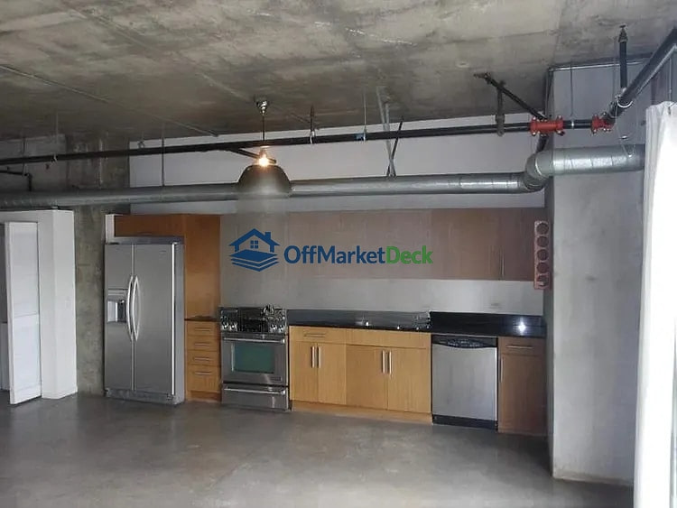 Off-market house in Los Angeles, California — 1 bed, 1 bath, $549,000 — photo 8 of 8