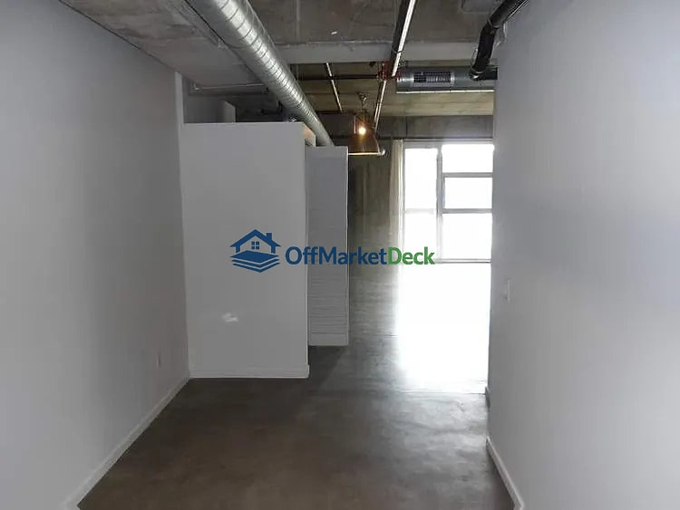 Off-market house in Los Angeles, California — 1 bed, 1 bath, $549,000 — photo 7 of 8