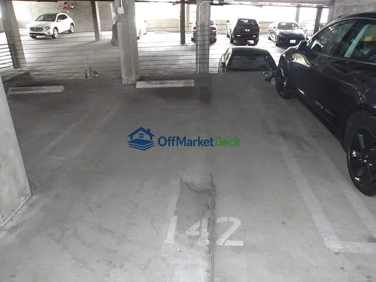 Off-market house in Los Angeles, California — 1 bed, 1 bath, $549,000 — photo 3 of 8