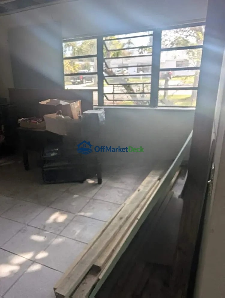 Off-market house in Cutler Bay, Florida — 3 beds, 2 baths, $499,000 — photo 5 of 8