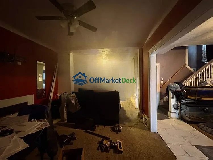 Off-market house in Cleveland, Ohio — 4 beds, 1 bath, $70,000 — photo 2 of 8
