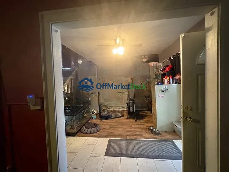 Off-market house in Cleveland, Ohio — 4 beds, 1 bath, $70,000 — photo 3 of 8
