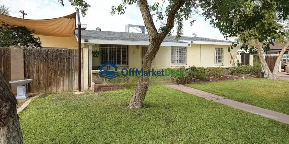 Off-market house in Phoenix, Arizona — 4 beds, 2 baths, $369,990 — photo 3 of 8