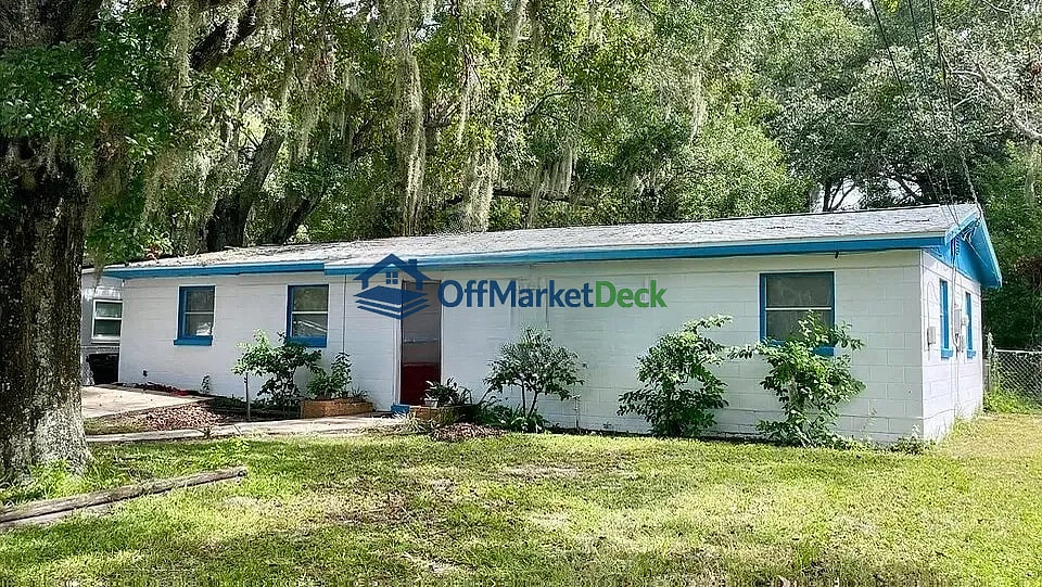 Off-market house in Jacksonville, Florida — 3 beds, 2 baths, $165,900 — photo 3 of 3