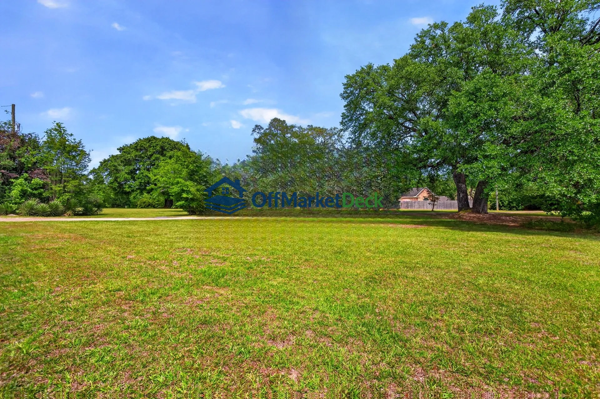 Off-market house in Carriere, Mississippi — 6 beds, 3 baths, $496,900 — photo 2 of 8