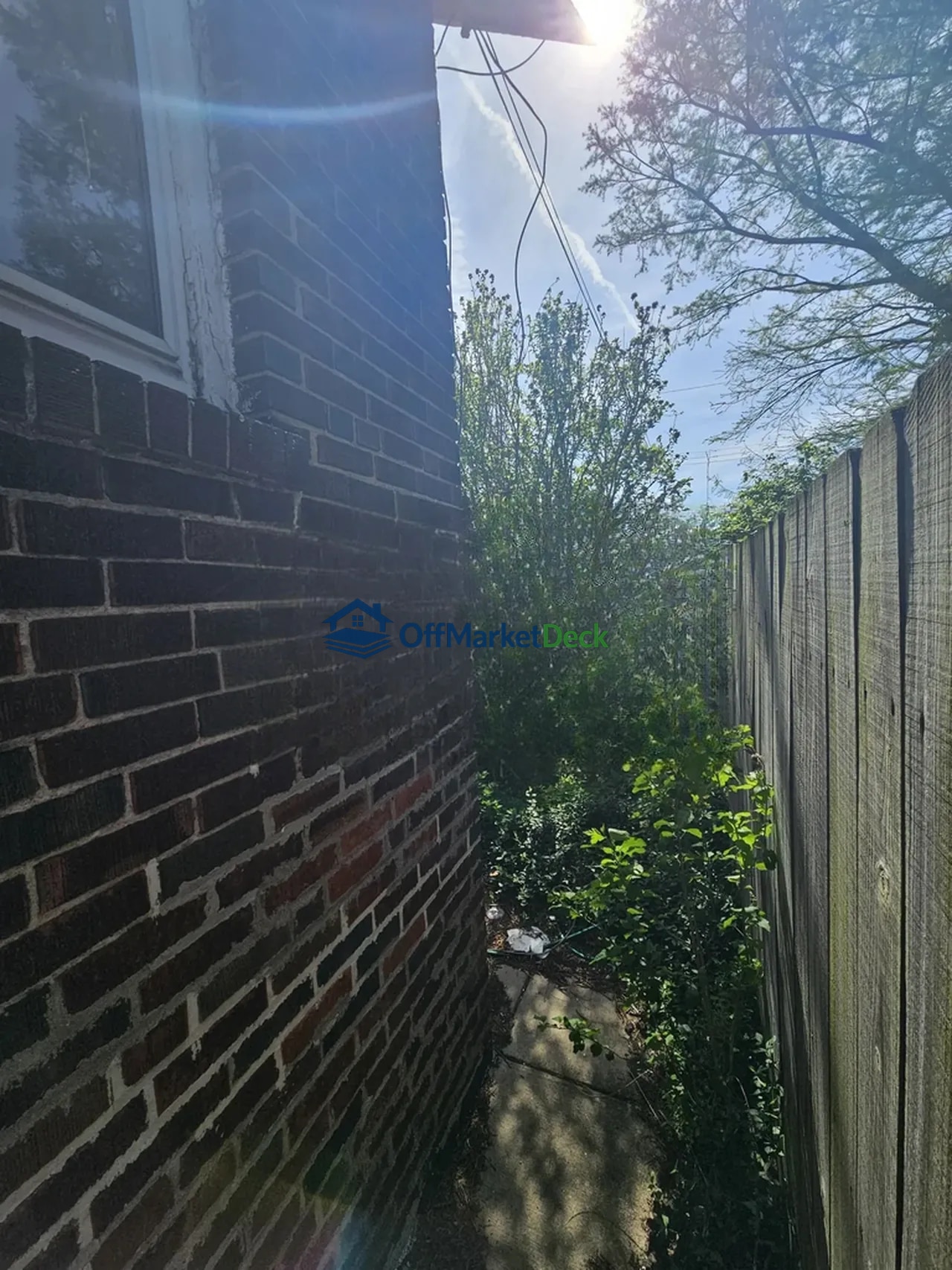 Off-market house in St. Louis, Missouri — 2 beds, 2 baths, $19,900 — photo 4 of 8