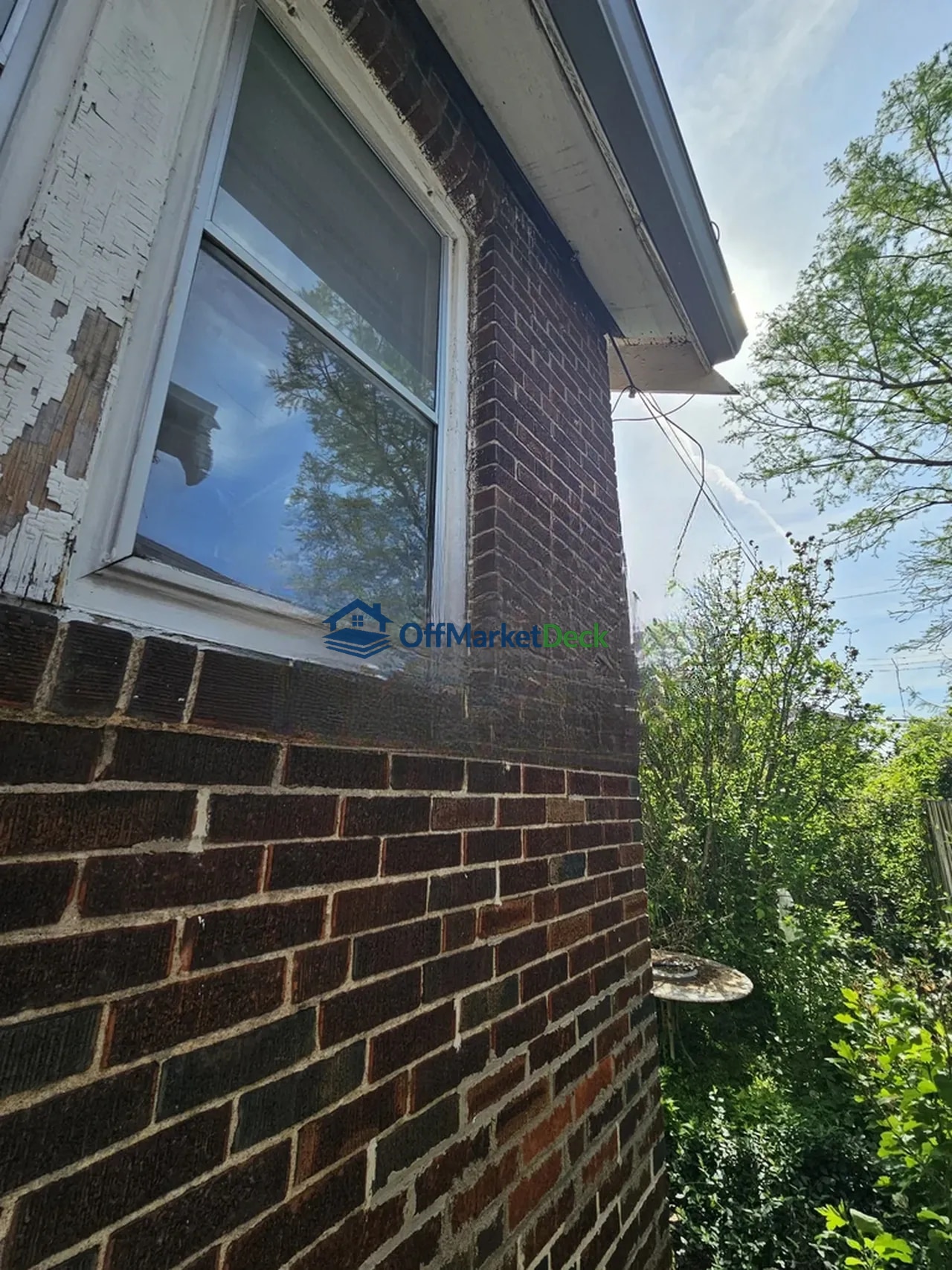 Off-market house in St. Louis, Missouri — 2 beds, 2 baths, $19,900 — photo 6 of 8