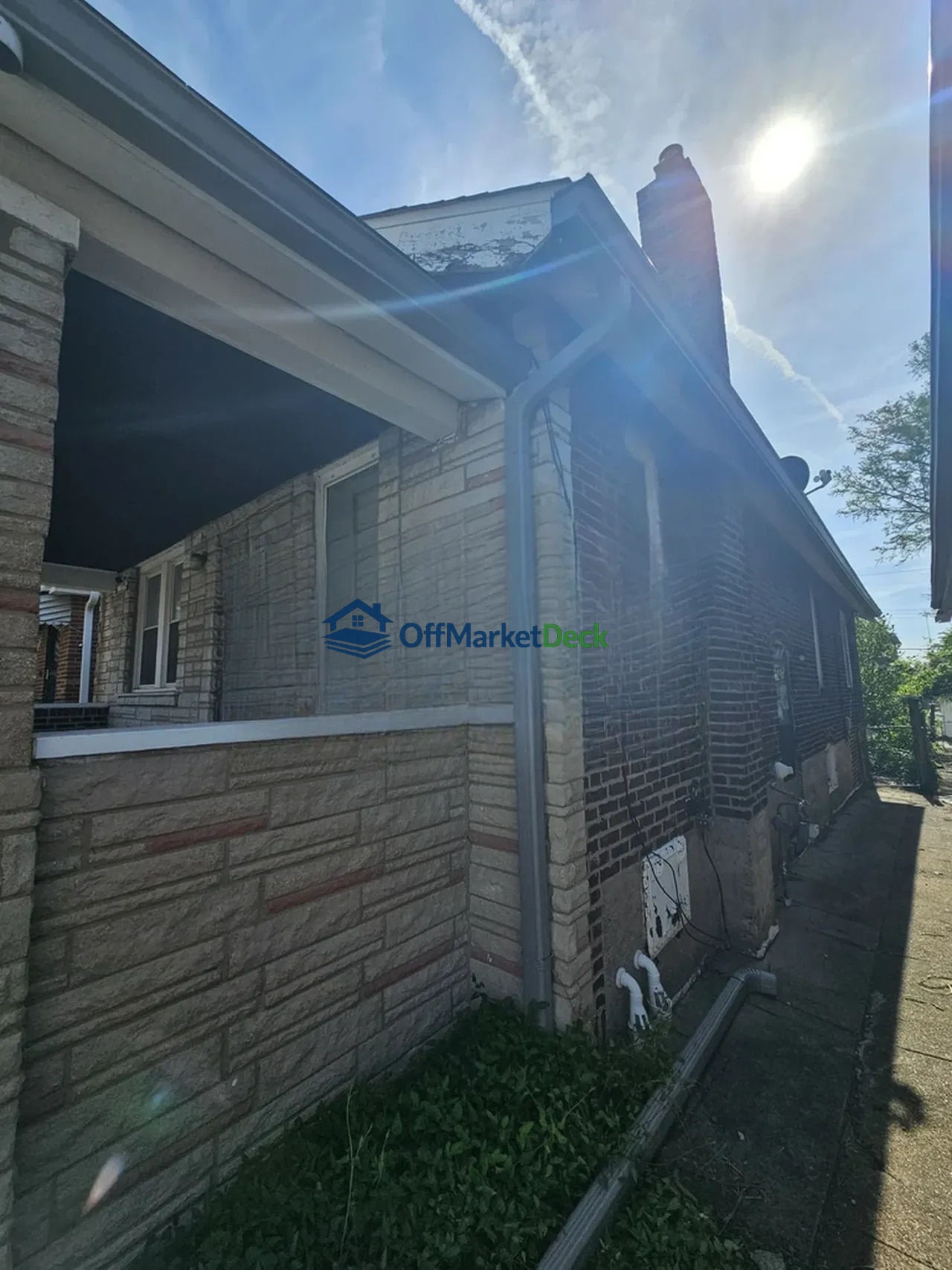 Off-market house in St. Louis, Missouri — 2 beds, 2 baths, $19,900 — photo 5 of 8