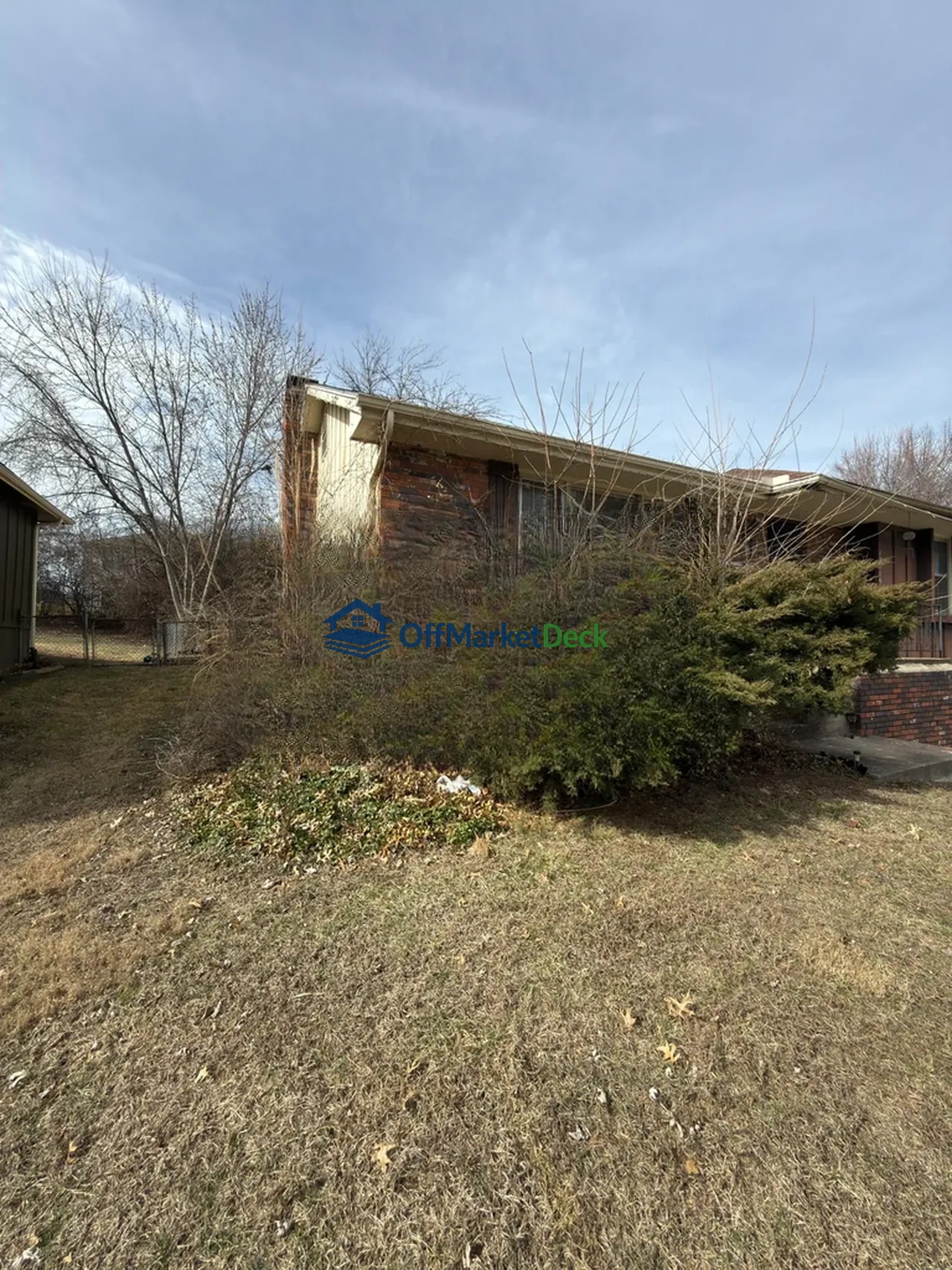 Off-market house in Grandview, Missouri — 3 beds, 2.5 baths, $179,900 — photo 8 of 8