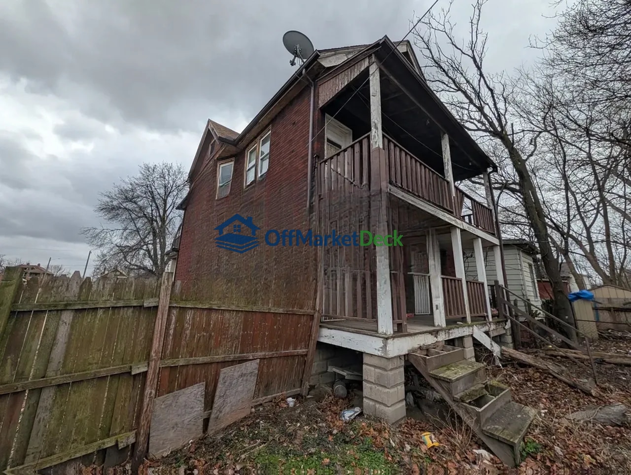 Off-market multi family in Highland Park, Michigan — 4 beds, 2 baths, $54,900 — photo 5 of 8