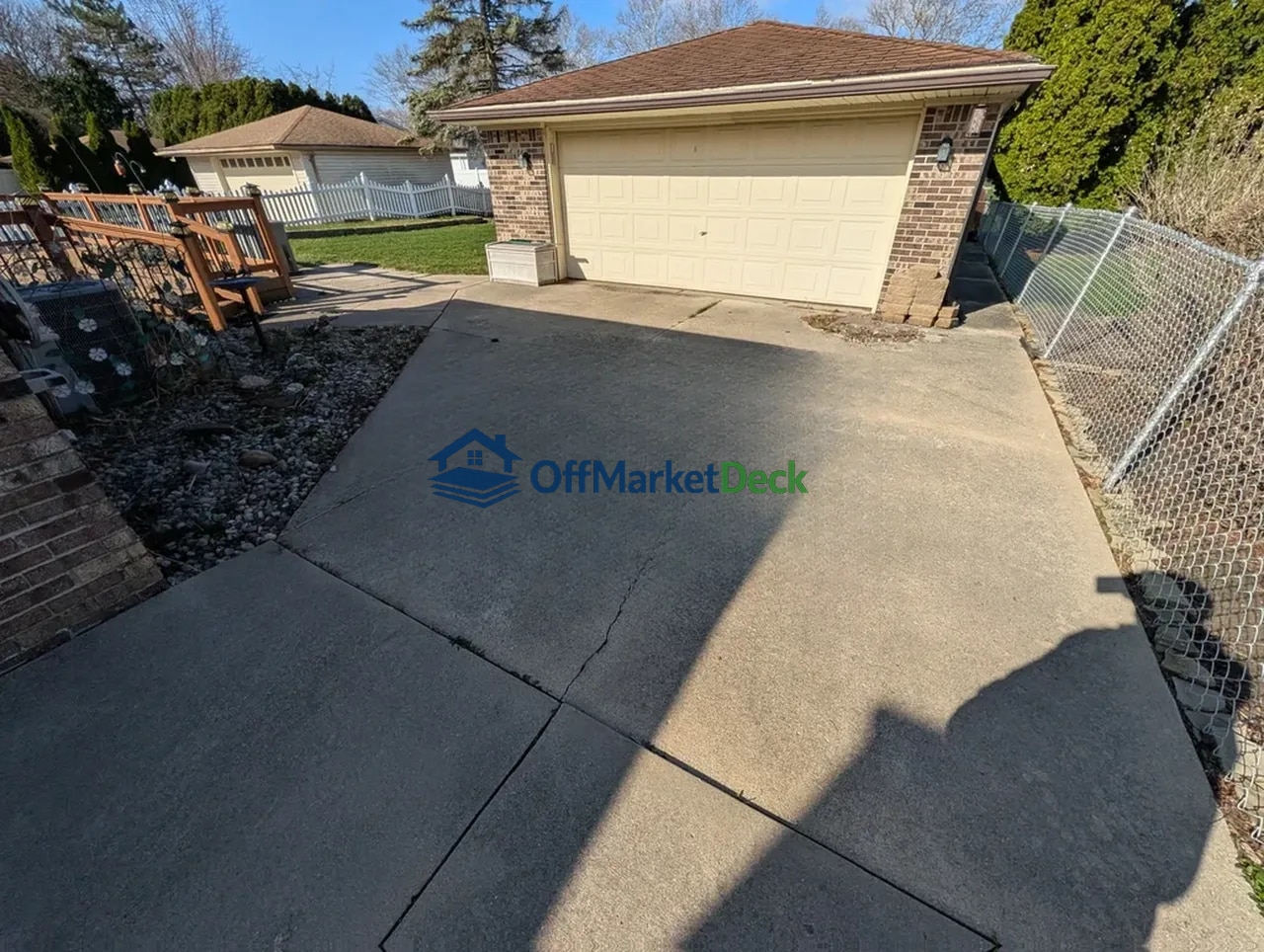Off-market house in Sterling Heights, Michigan — 3 beds, 2 baths, $194,900 — photo 7 of 8
