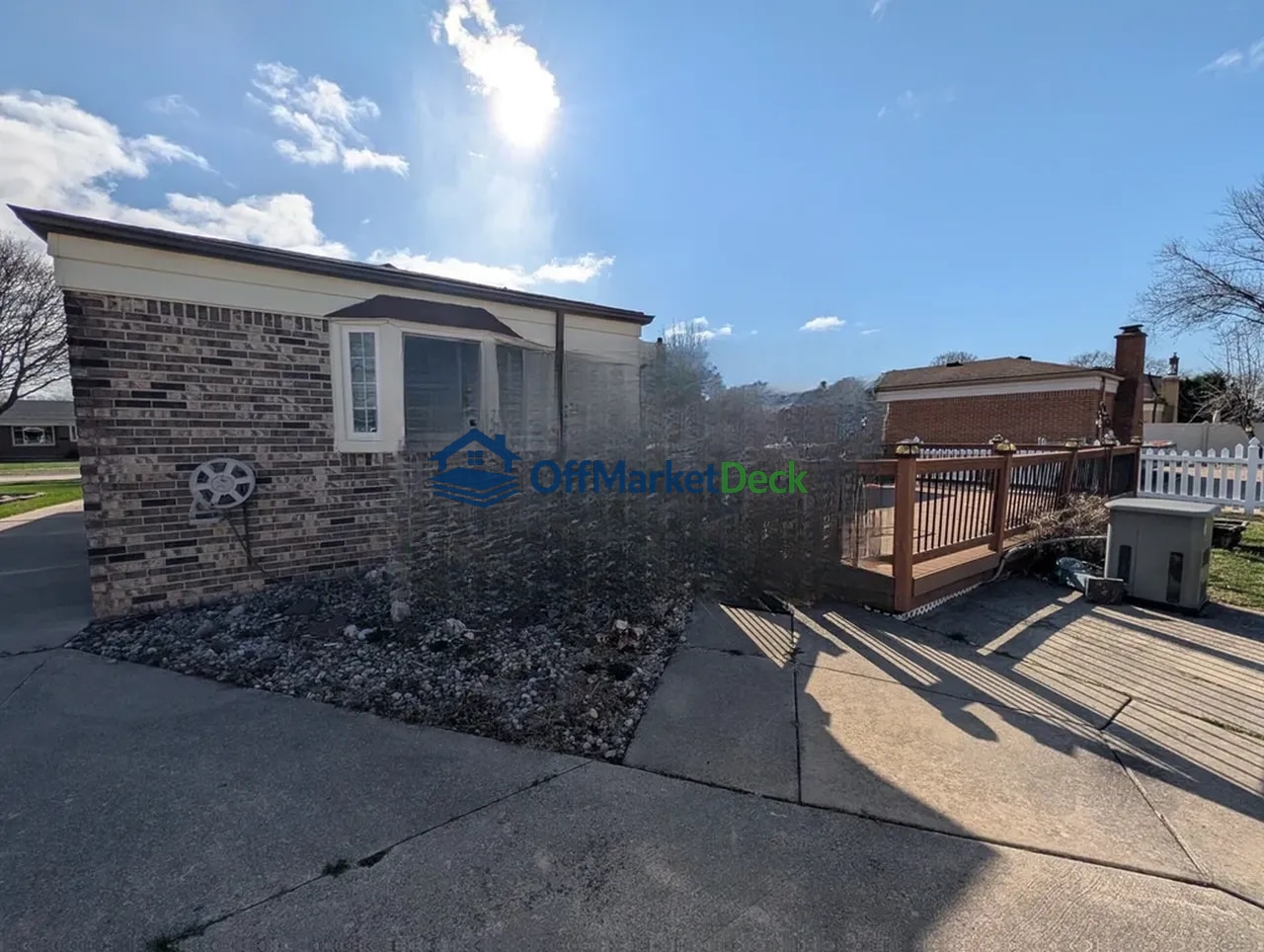 Off-market house in Sterling Heights, Michigan — 3 beds, 2 baths, $194,900 — photo 4 of 8