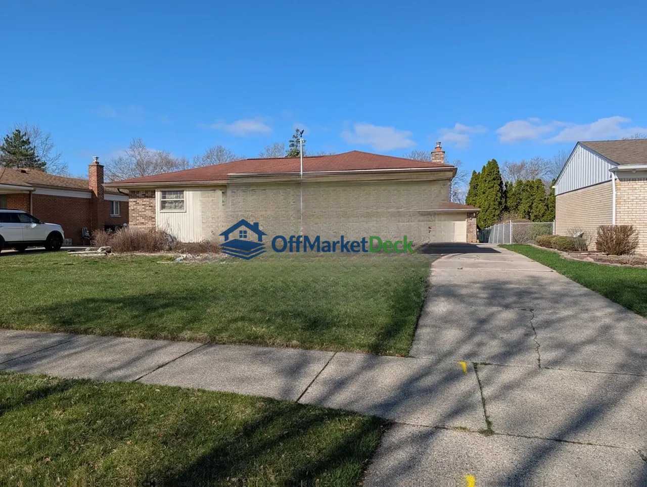 Off-market house in Sterling Heights, Michigan — 3 beds, 2 baths, $194,900