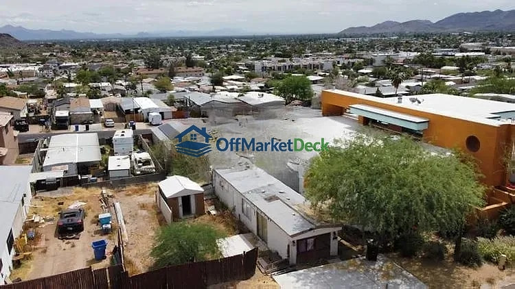 Off-market house in Phoenix, Arizona — 1 bed, 1 bath, $119,990 — photo 2 of 8