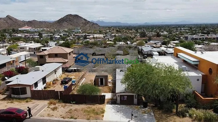 Off-market house in Phoenix, Arizona — 1 bed, 1 bath, $119,990 — photo 4 of 8