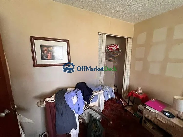 Off-market house in Fort Lauderdale, Florida — 2 beds, 1 bath, $274,900 — photo 8 of 8