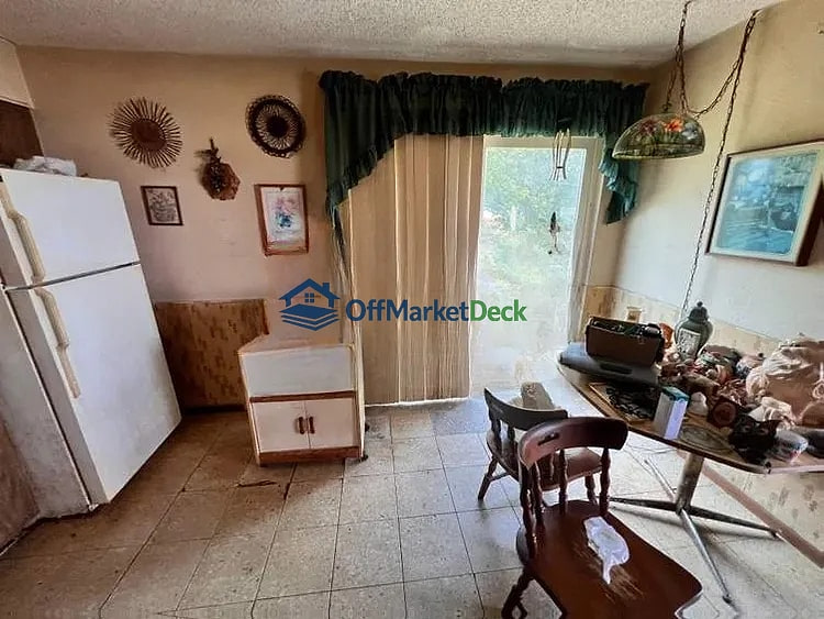 Off-market house in Fort Lauderdale, Florida — 2 beds, 1 bath, $274,900 — photo 2 of 8