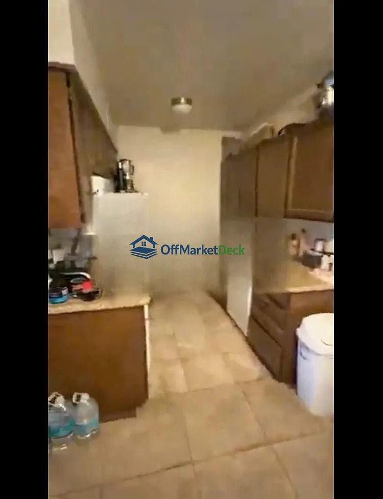 Off-market house in Mesa, Arizona — 2 beds, 1 bath, $179,990 — photo 2 of 8