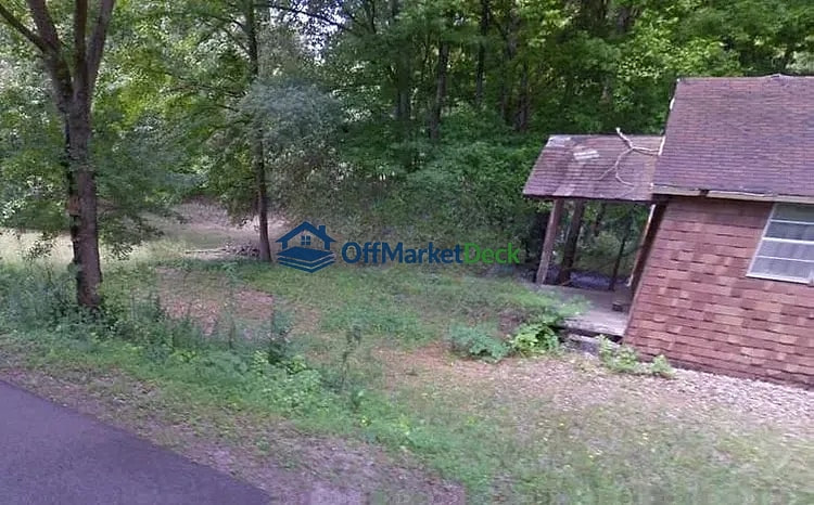 Off-market house in Saltillo, Tennessee — 3 beds, 1 bath, $23,000 — photo 3 of 4