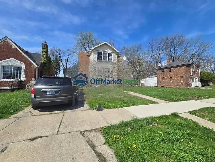 Off-market house in Detroit, Michigan — 4 beds, 2 baths, $34,000 — photo 7 of 8